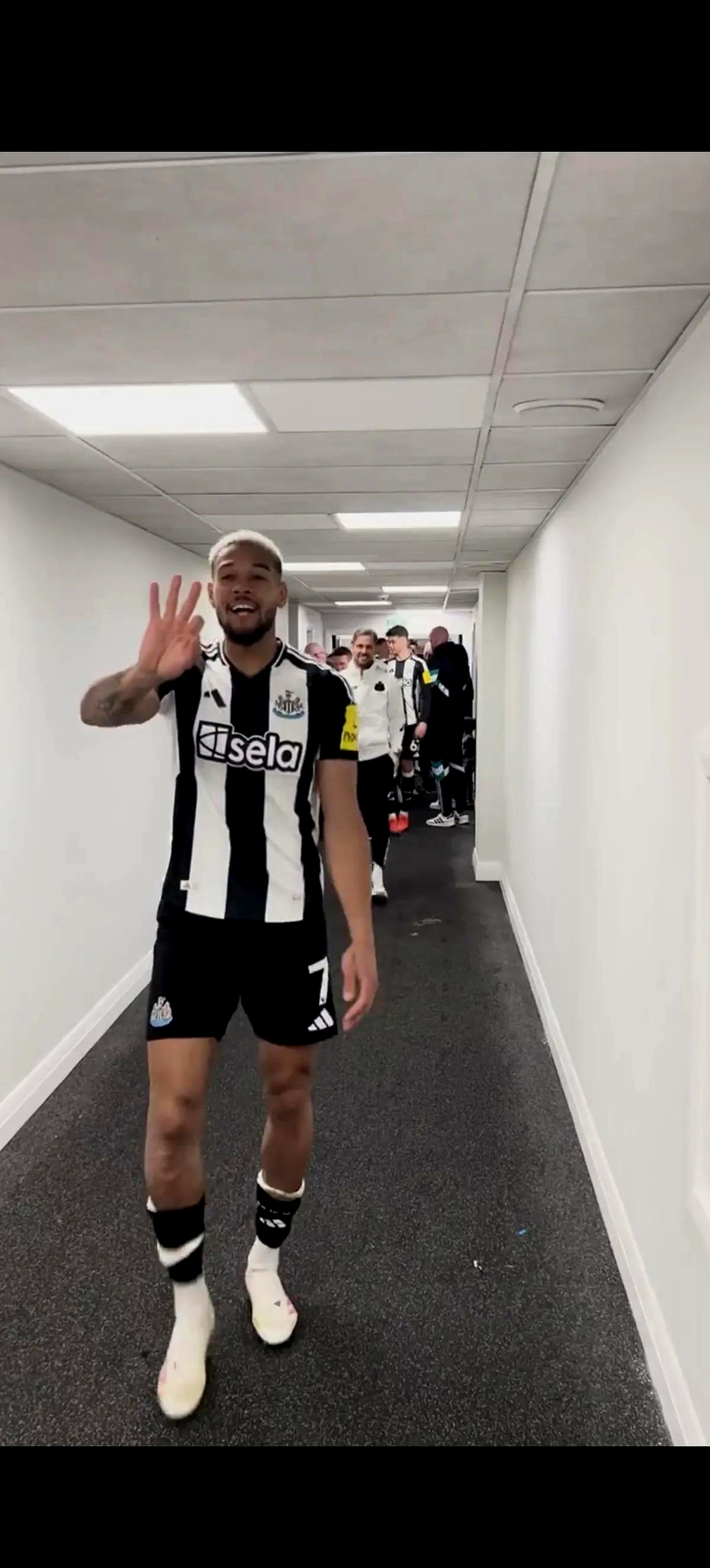 开云服务关于纽卡斯尔发布备战花絮，关键时刻单刀错失，足总杯任务艰巨，年轻球员得到机会的信息