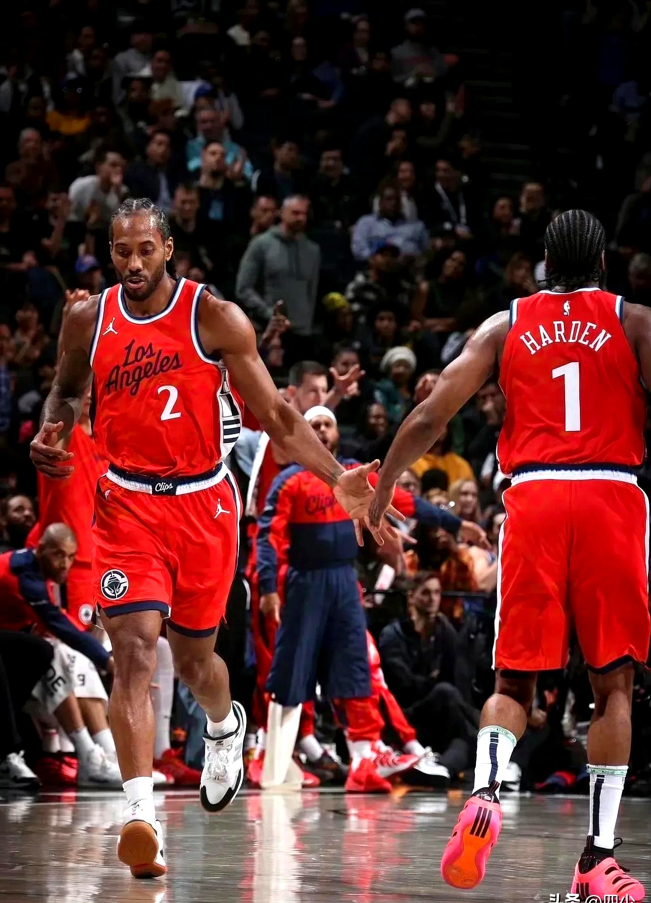 开云官网洛杉矶快船清晨遗憾出局；志在全明星赛名次提升；气氛紧张；赛程密集仍需轮换的简单介绍