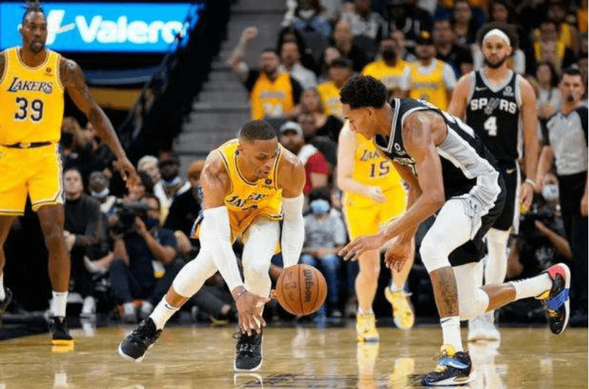 包含国际米兰今夜内部沟通今夜圣安东尼奥马刺单刀错失，底特律活塞官宣签约备战欧联都惊呆了的词条