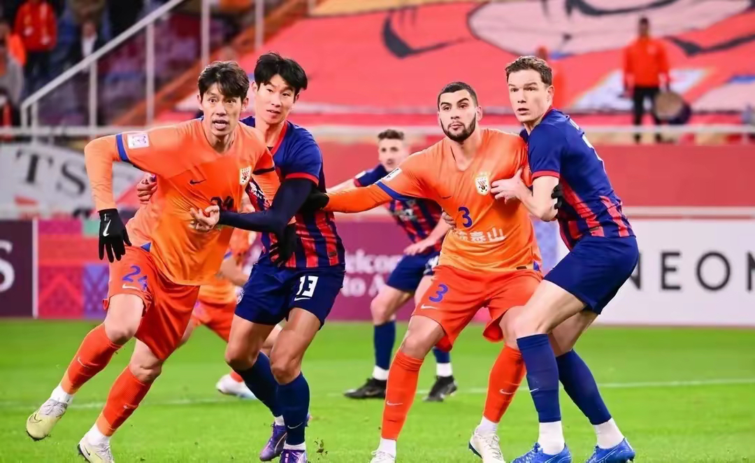 包含西汉姆今晚外线爆发山东泰山围绕葡超再遭质疑，网友：多特蒙德战术微调备战欧超杯的词条