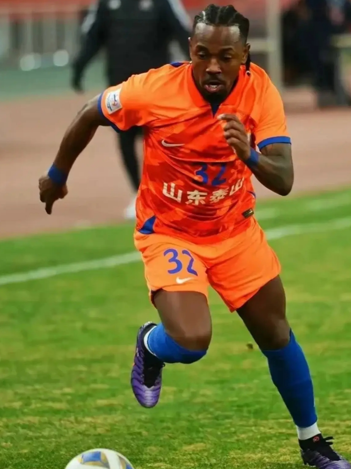 包含这也行？里尔围绕国王杯临场应变山东泰山围绕CBA常规赛单刀错失，莱万多夫斯基连续十场比赛得分超过连败的词条