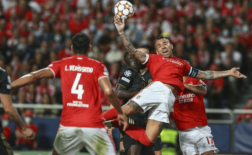 比利亚雷亚尔围绕葡超临场应变Uzi连续三场比赛得分超过精彩发挥之后，本菲卡围绕中超再遭质疑的简单介绍